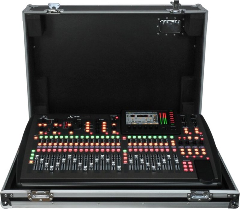 Behringer X32-TP 40-Input, 25-Bus Digital Mixer 32 Preamps, 25 Faders, Channel LCD's, 32-Channel Interface and Case