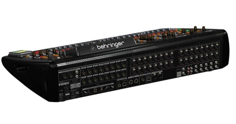 Behringer X32-TP 40-Input, 25-Bus Digital Mixer 32 Preamps, 25 Faders, Channel LCD's, 32-Channel Interface and Case
