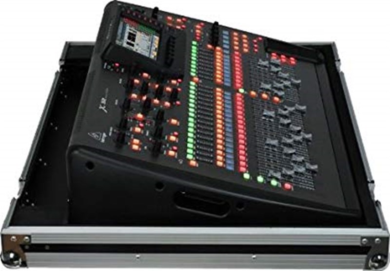 Behringer X32-TP 40-Input, 25-Bus Digital Mixer 32 Preamps, 25 Faders, Channel LCD's, 32-Channel Interface and Case