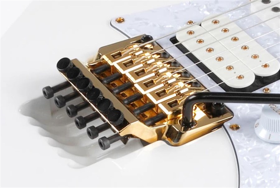 Ibanez JEM7VP-WH Premium Beyaz Elektro Gitar