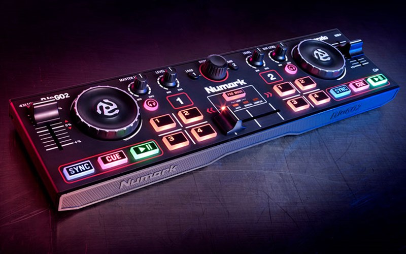 Numark DJ2 GO 2 Ses Kartlı Taşınabilir Dj Kontrol Ünitesi