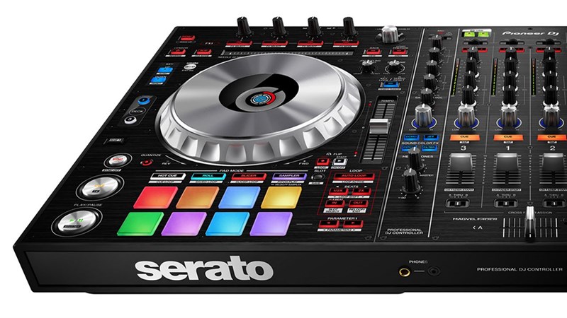 Pioneer Ddj Sz2 Portable Flagship 4-channel controller for Serato DJ Pro