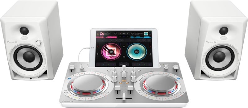 Pioneer DDJ-WeGO4 DJ Controller with Rekordbox DJ (Black)