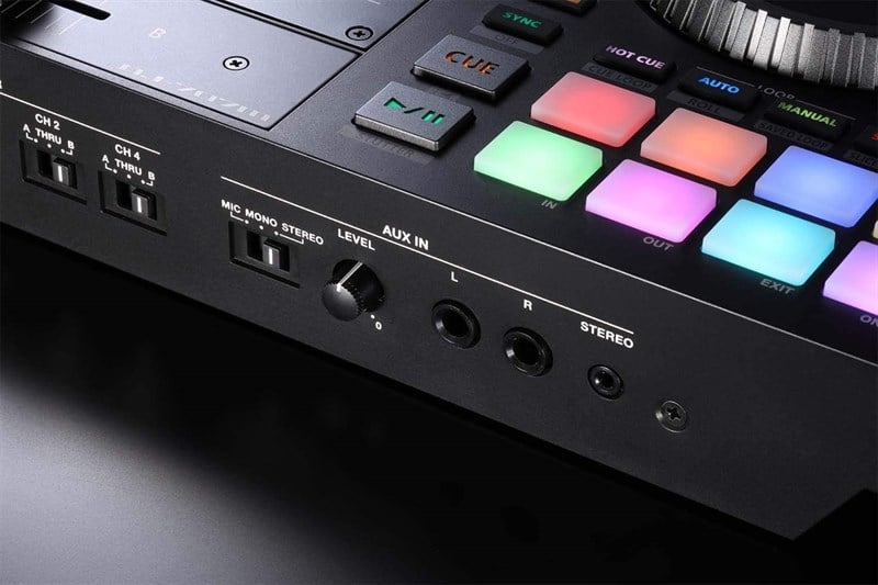 ROLAND DJ-707M DJ Kontrol Ünitesi