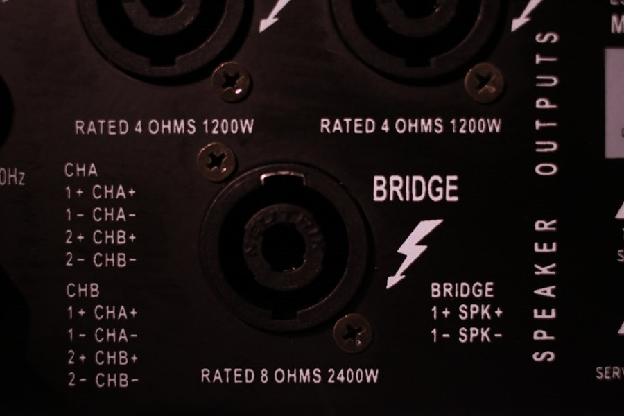 Servo PL 2400 2x1200W Power Amplifier