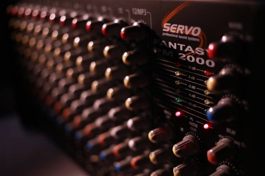 Servo PM 2000 12 Kanallı 2x1000W Fantasy Anfili Mikser