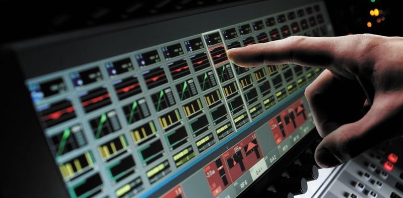 Soundcraft Vi1 A complete standalone console package with either 32 or 48 channels of analogue inputs