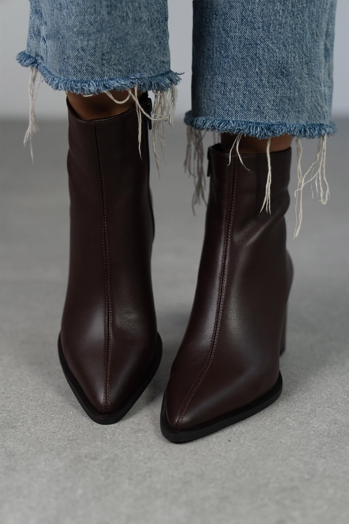 BERLİN KAHVE DERİ BOT KAHVE