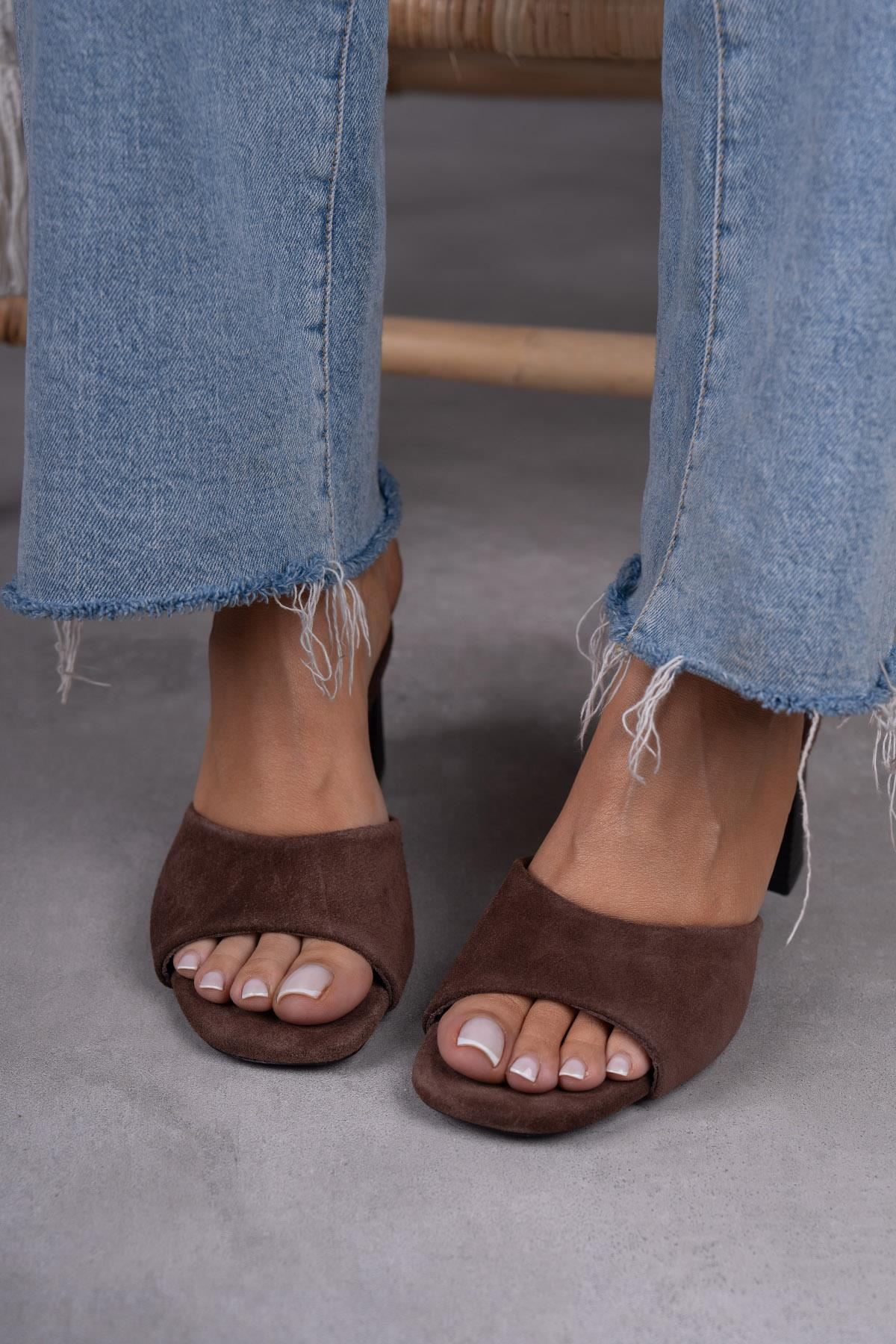 BLOCK KOYU KAHVE SÜET TERLİK KAHVE