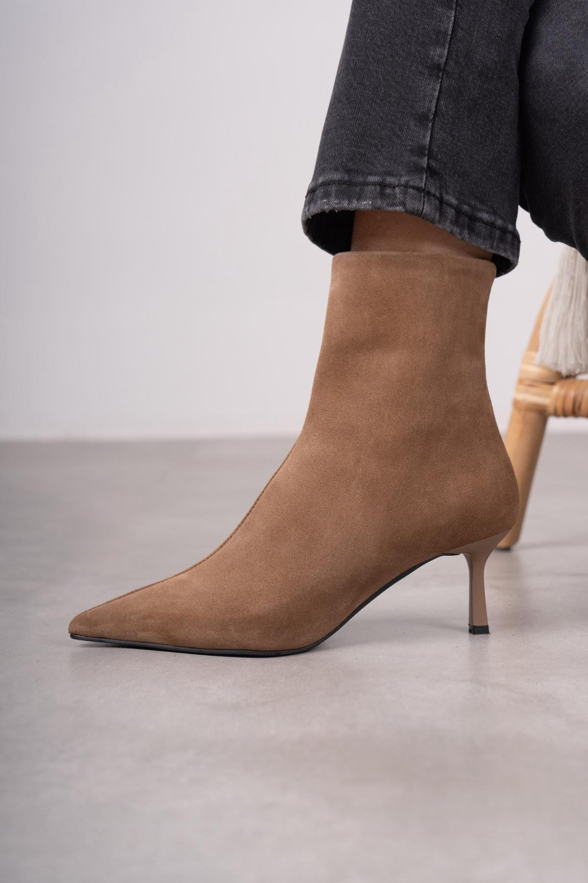 CAMİLİA AÇIK KAHVE SÜET BOT KAHVE