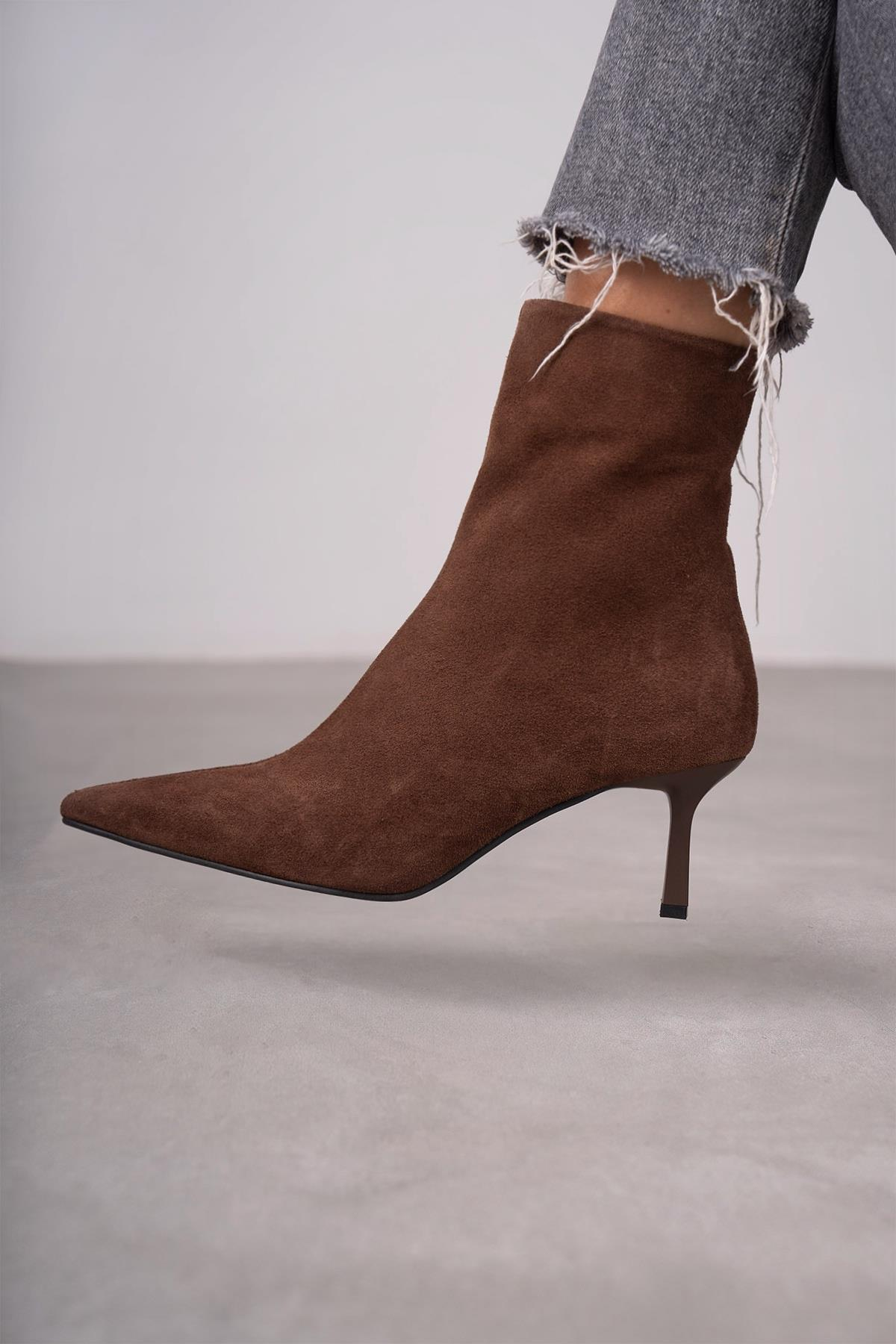 CAMİLİA KAHVE SÜET BOT KAHVE