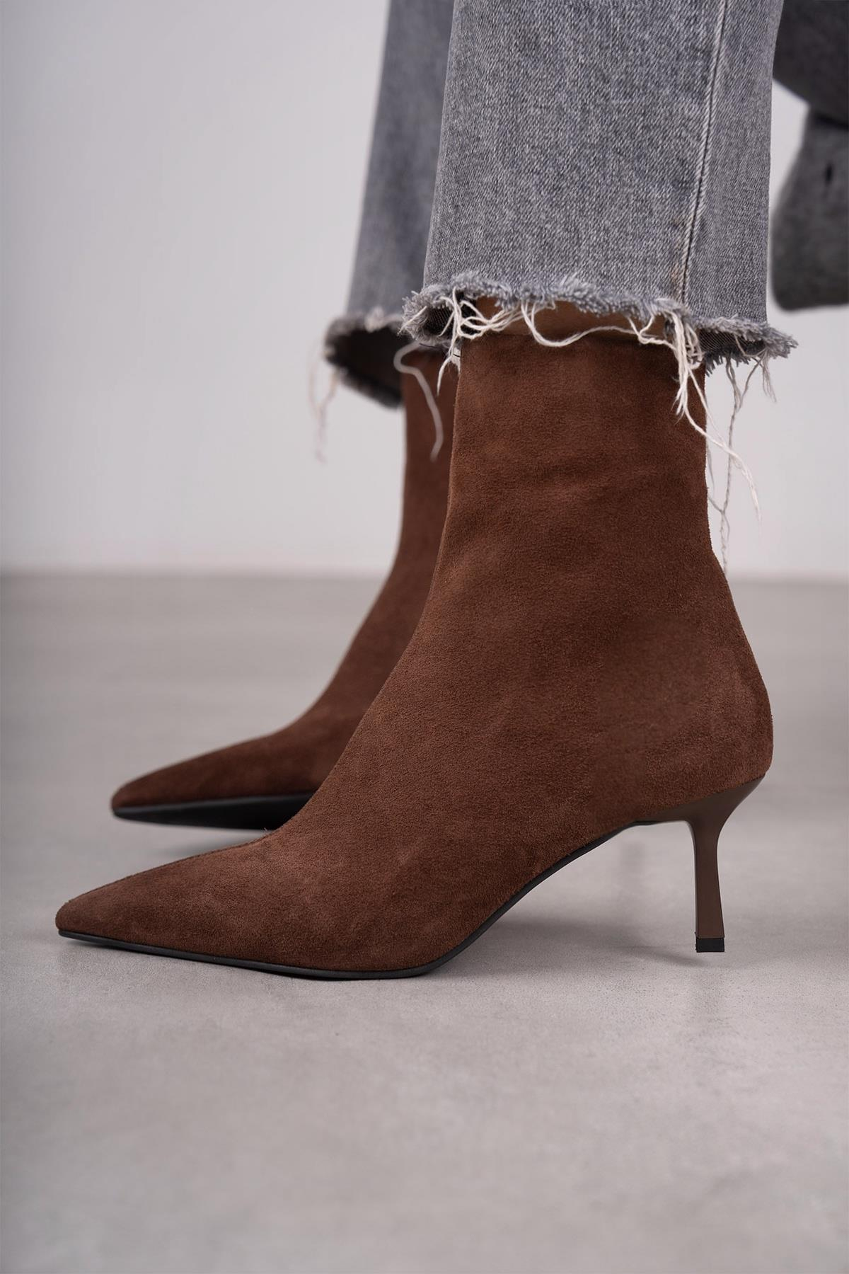 CAMİLİA KAHVE SÜET BOT KAHVE