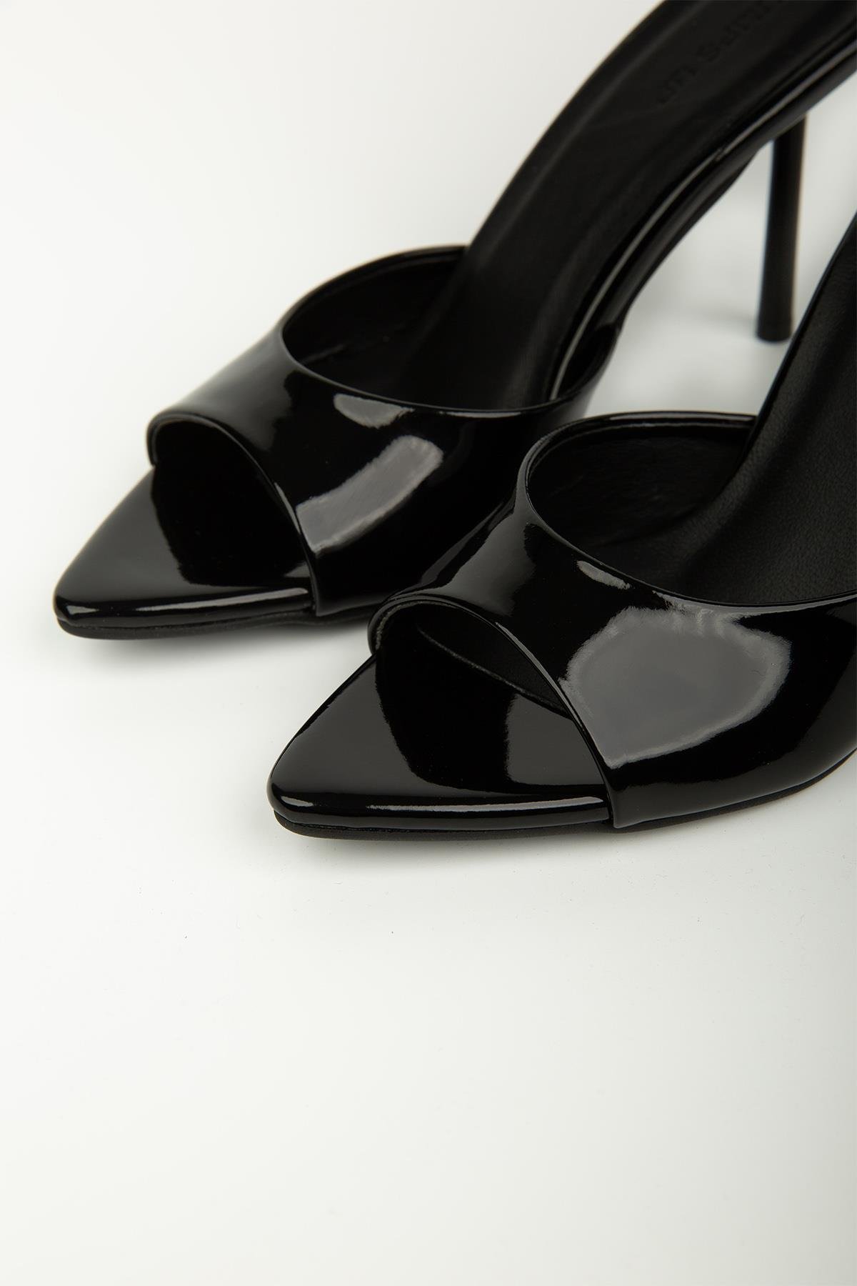 CARMEN SİYAH RUGAN TERLİK SİYAH RUGAN