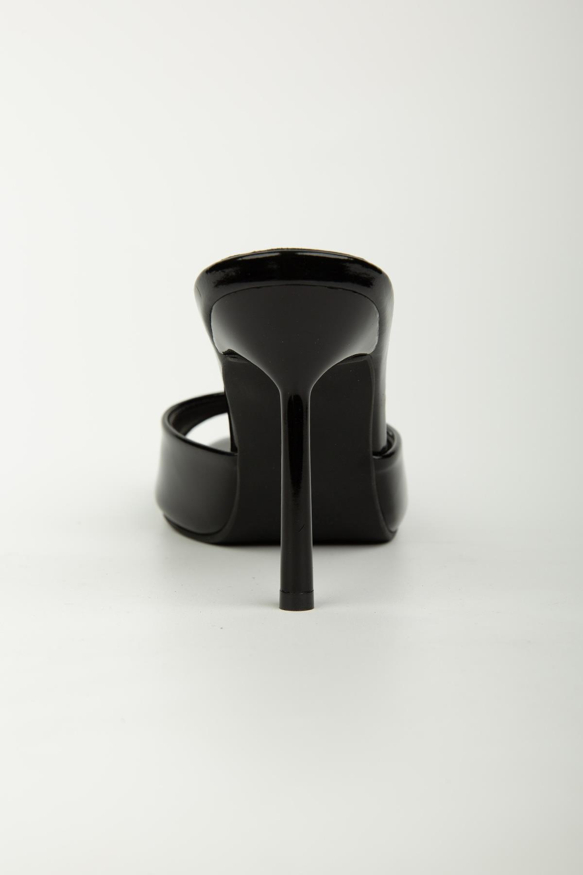 CARMEN SİYAH RUGAN TERLİK SİYAH RUGAN