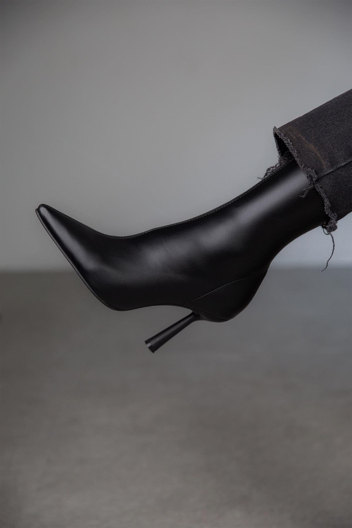 FALL STREÇ SİYAH DERİ BOT SİYAH