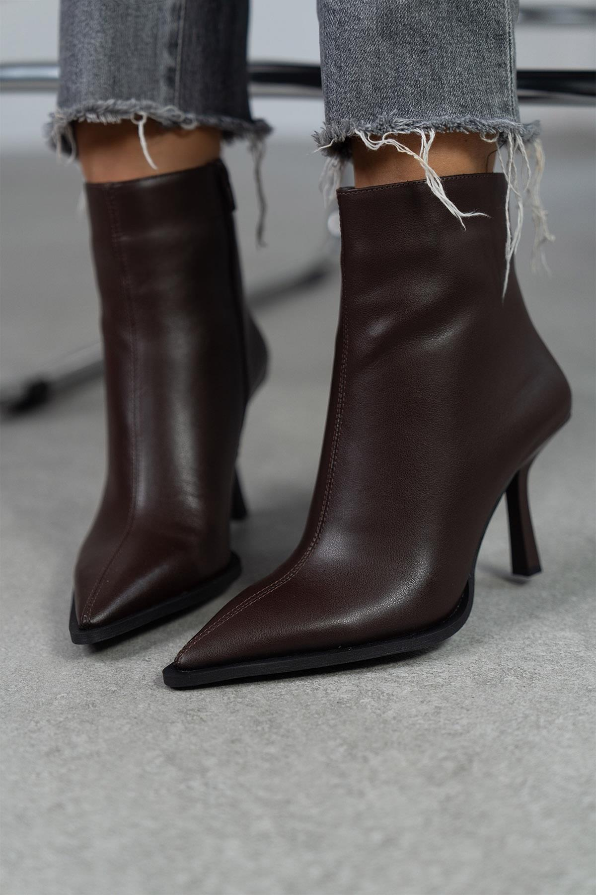 JANET KAHVE DERİ BOT KAHVE