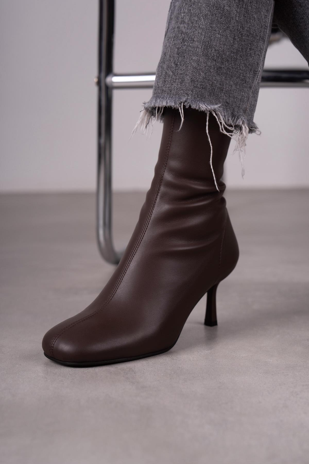 SERA STREÇ KAHVE DERİ BOT KAHVE