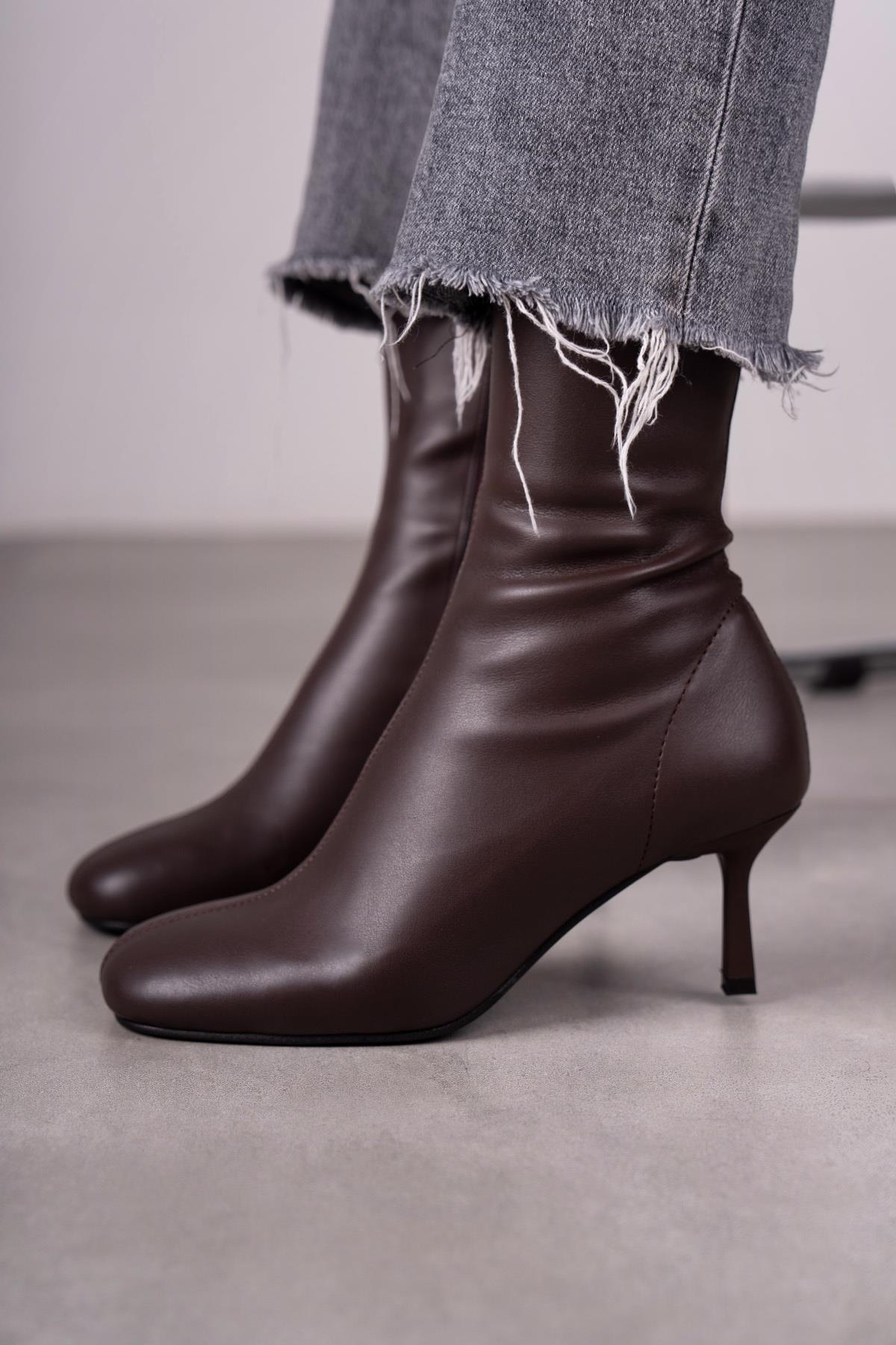 SERA STREÇ KAHVE DERİ BOT KAHVE