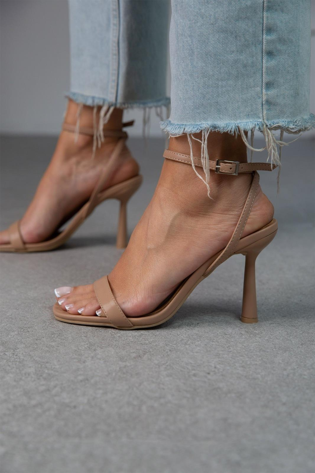 VANESSA TEN DERİ SANDALET TEN