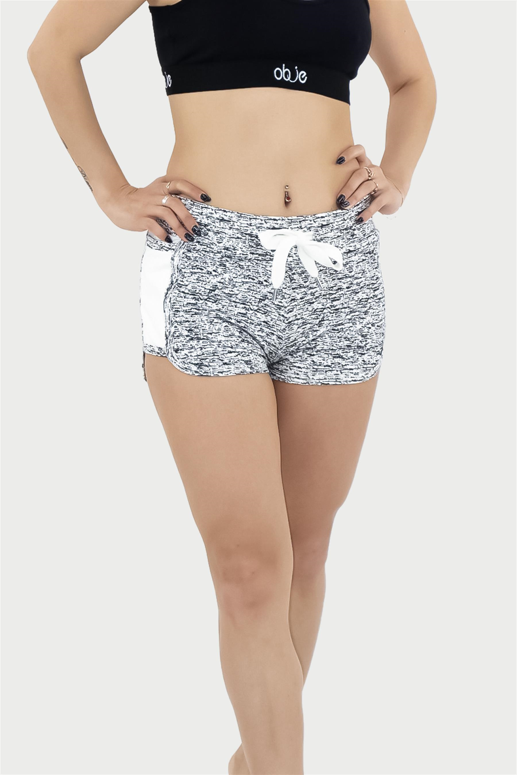 Kadın Kırçıllı Krem Mini Şort