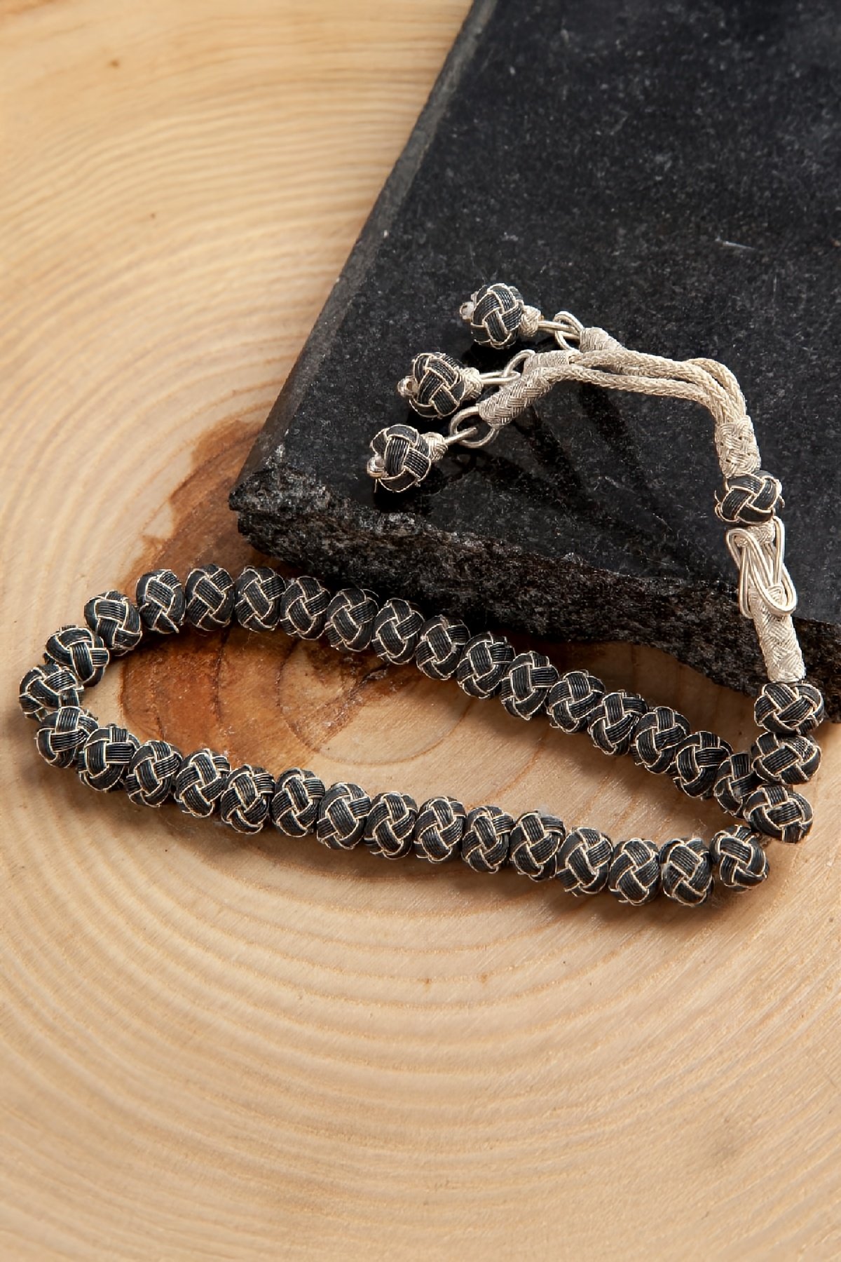 1000 Ayar Gümüş Siyah Beyaz Renk El İşi Kazaziye Tesbih