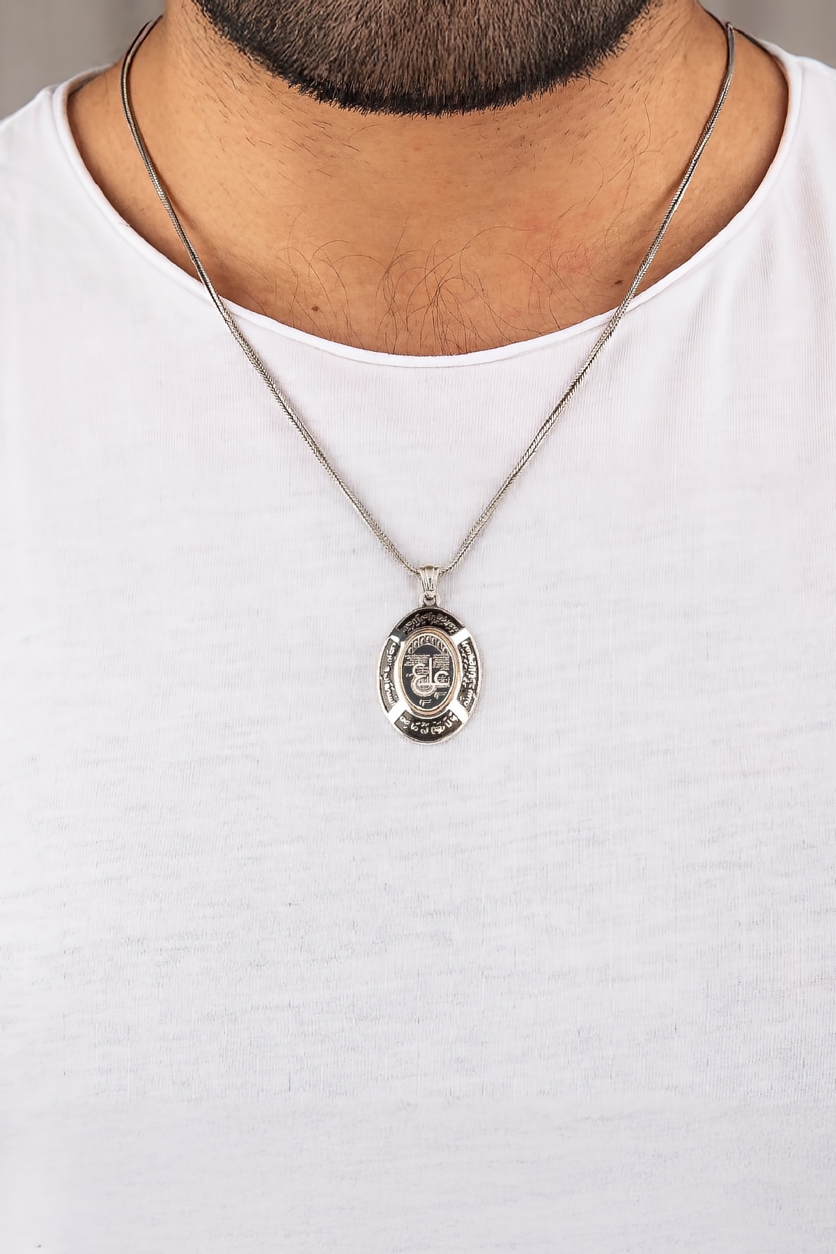 925 Ayar Gümüş Ali Yazılı Dualı Oval Erkek Cevşen Kolye