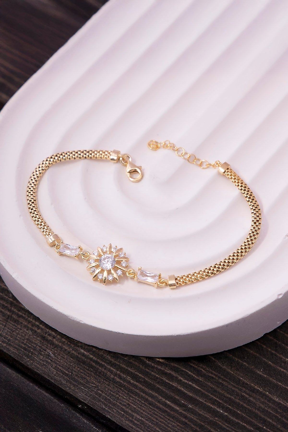 925 Ayar Gümüş Altın Kaplama Baget Taşlı Zirkon Süslemeli Çiçek Bayan Bileklik