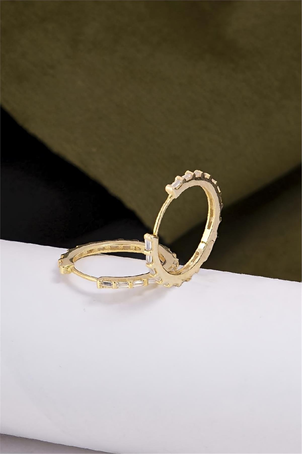 925 Ayar Gümüş Altın Kaplama Baget Taşlı Küpe