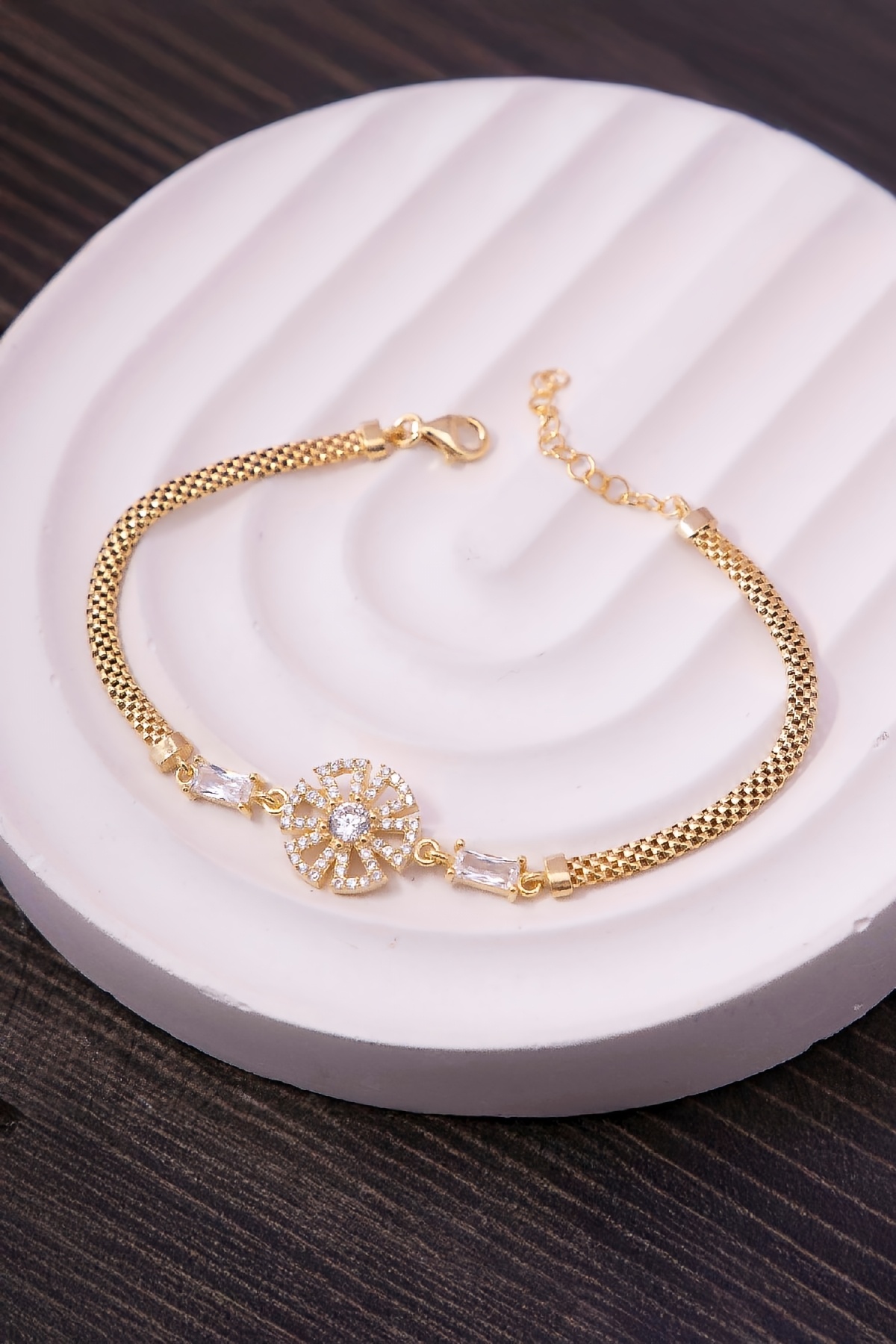 925 Ayar Gümüş Altın Kaplama Full Baget ve Zirkon Taşlı Pervane Bayan Bileklik