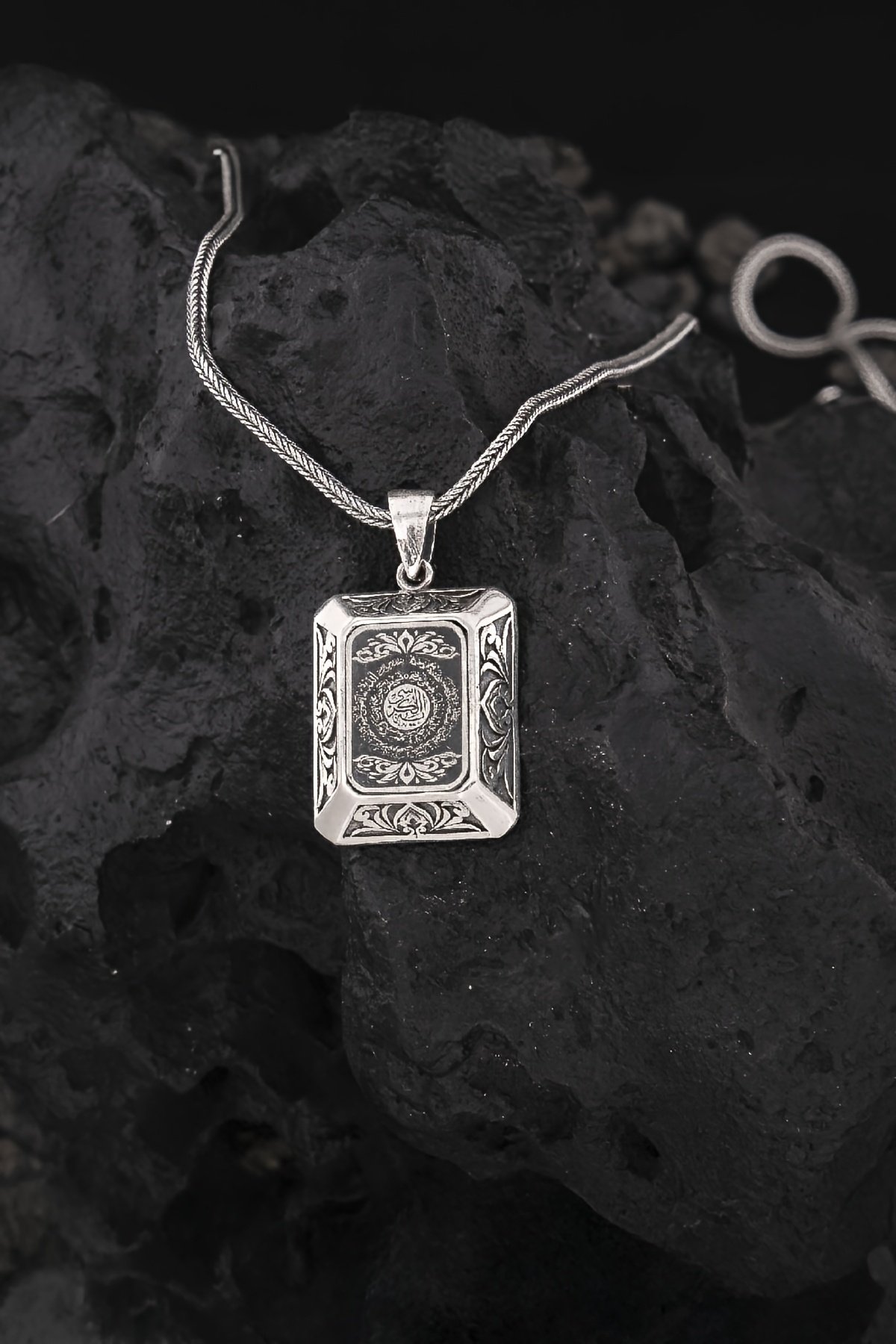 925 Ayar Gümüş Ayetel Kürsi Yazılı Karartmalı Erkek Cevşen Kolye