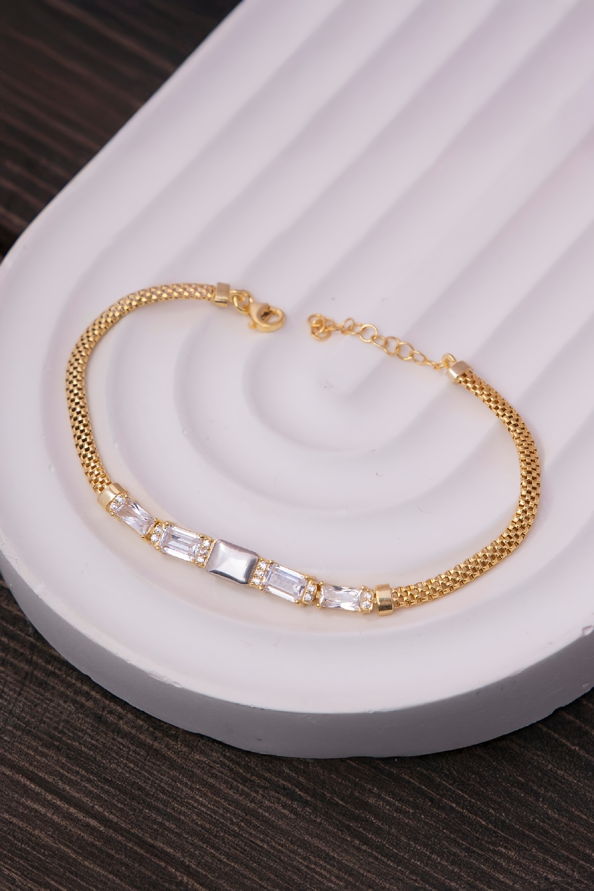 925 Ayar Gümüş Baget Taşlı Altın Kaplama Ortası Düz Triple Bayan Bileklik