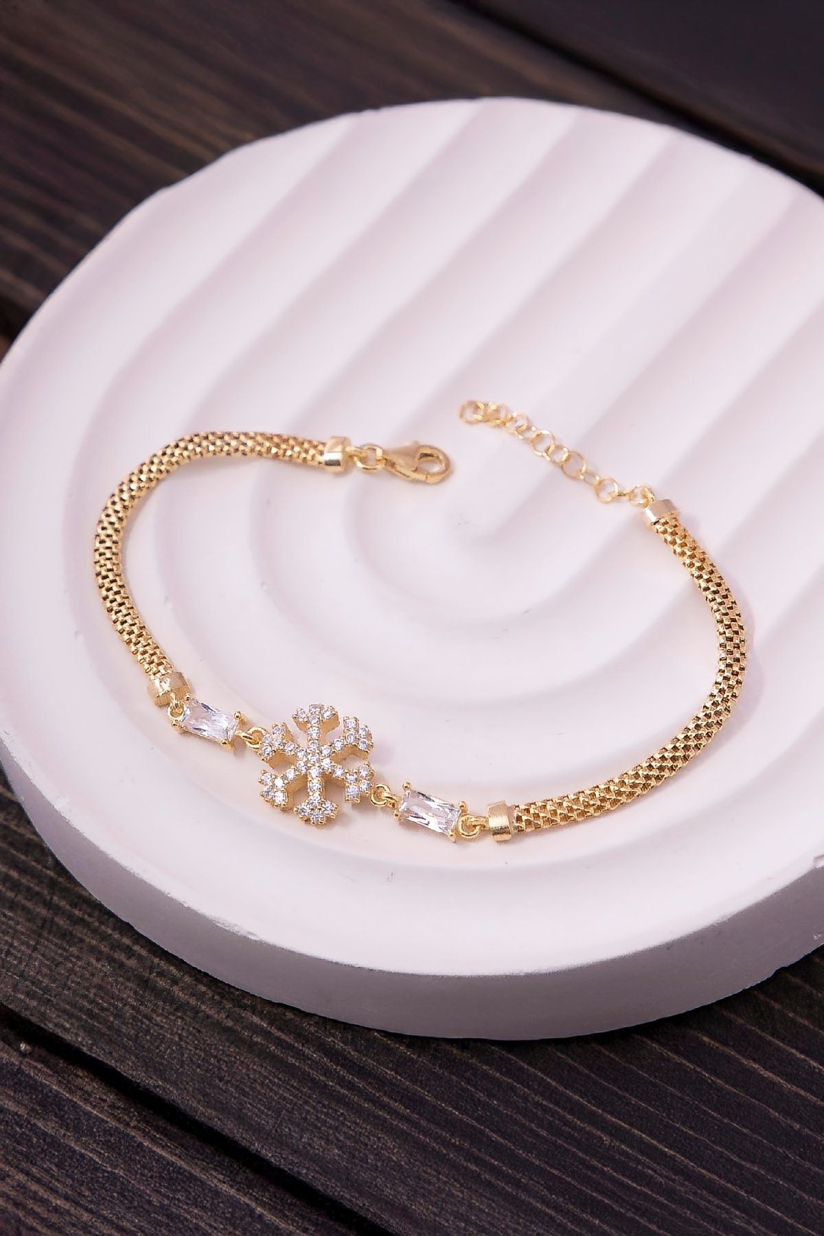 925 Ayar Gümüş Baget Taşlı Altın Kaplama Kar Tanesi Bayan Bileklik