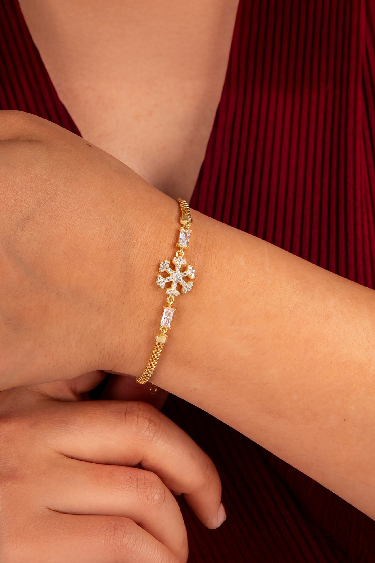 925 Ayar Gümüş Baget Taşlı Altın Kaplama Kar Tanesi Bayan Bileklik