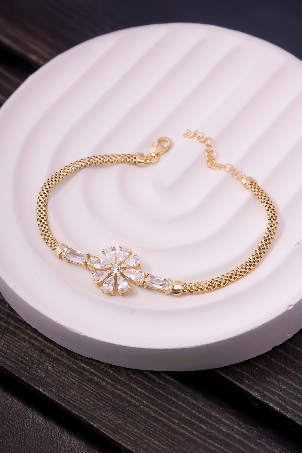 925 Ayar Gümüş Baget Taşlı Altın Kaplama Lotus Küp Zincir Bayan Bileklik