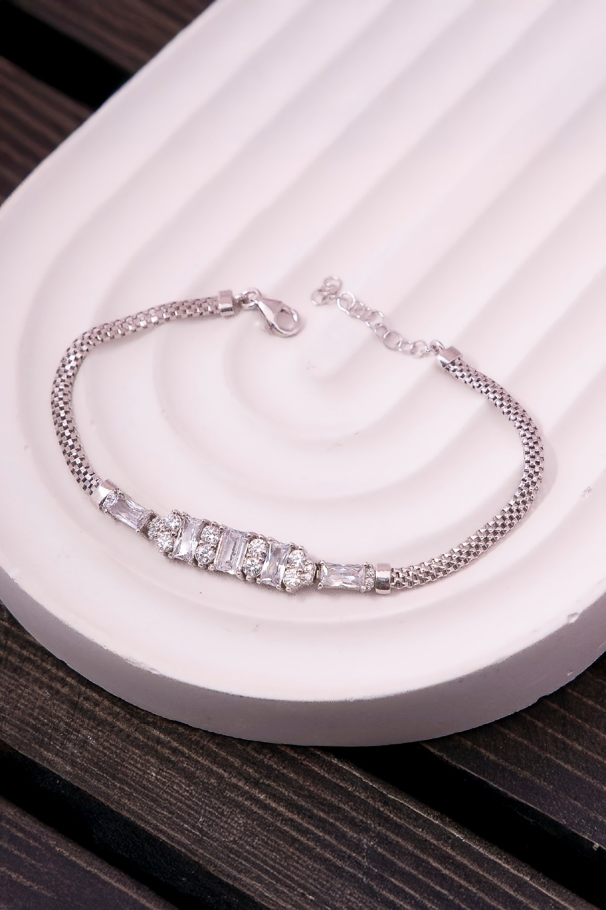 925 Ayar Gümüş Baget Taşlı Rodyumlu Küp Zincir Triple Bayan Bileklik