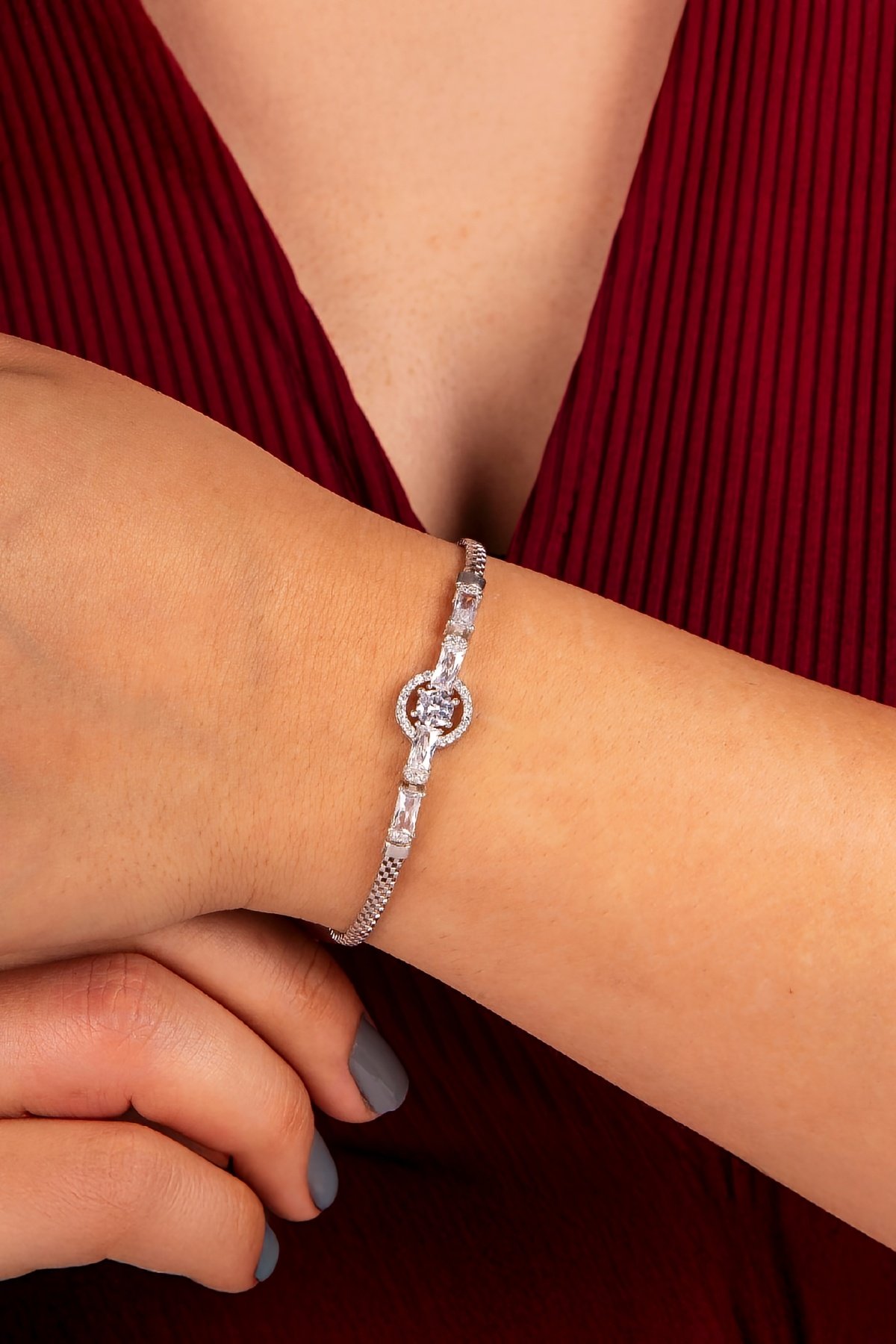 925 Ayar Gümüş Baget ve Zirkon Taşlı Rodyumlu Circle Bayan Bileklik