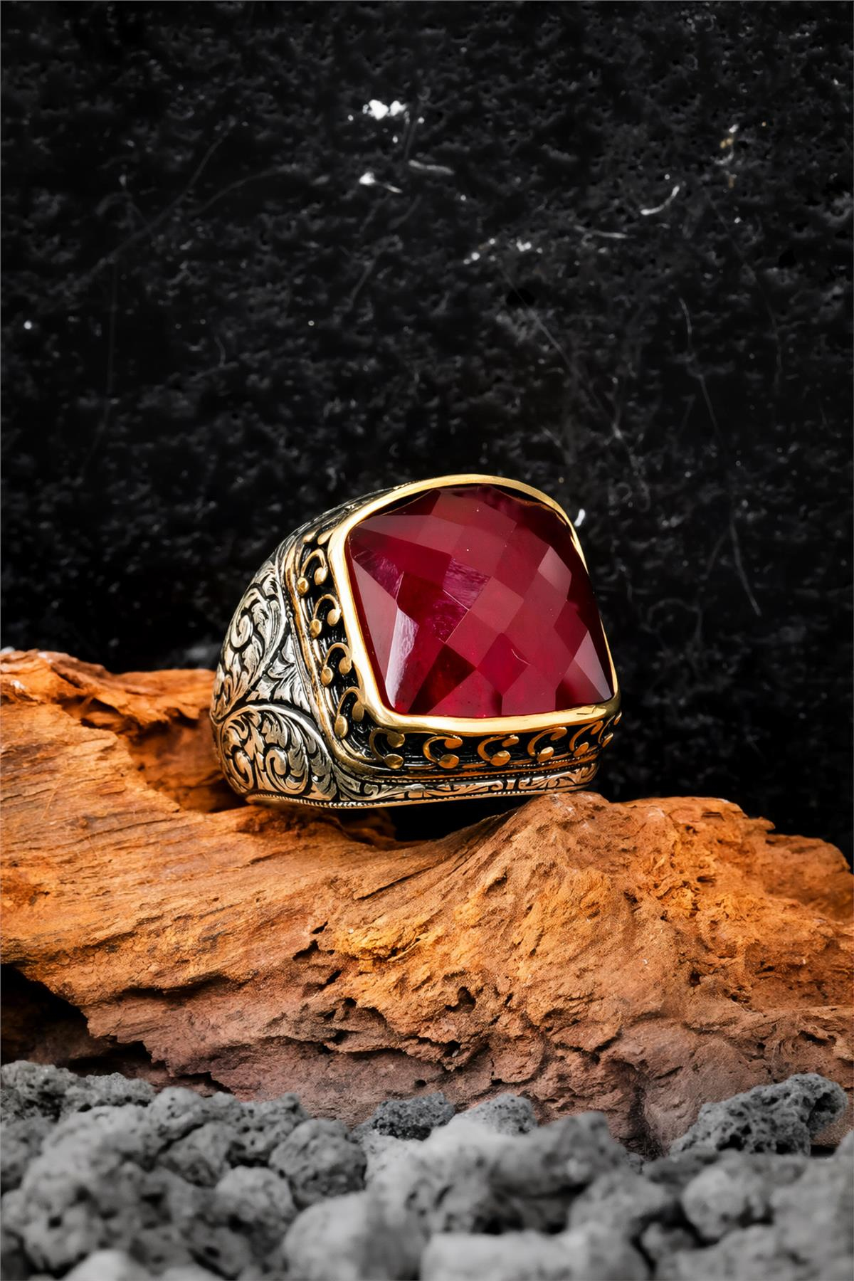 925 Ayar Gümüş Fasetli Ruby Taşlı Erkek Yüzük