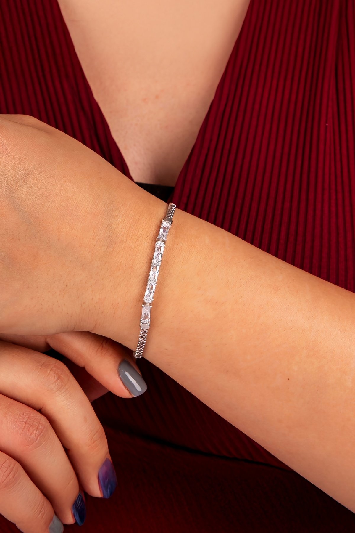 925 Ayar Gümüş Full Baget Taşlı Rodyumlu Küp Zincir Bayan Bileklik