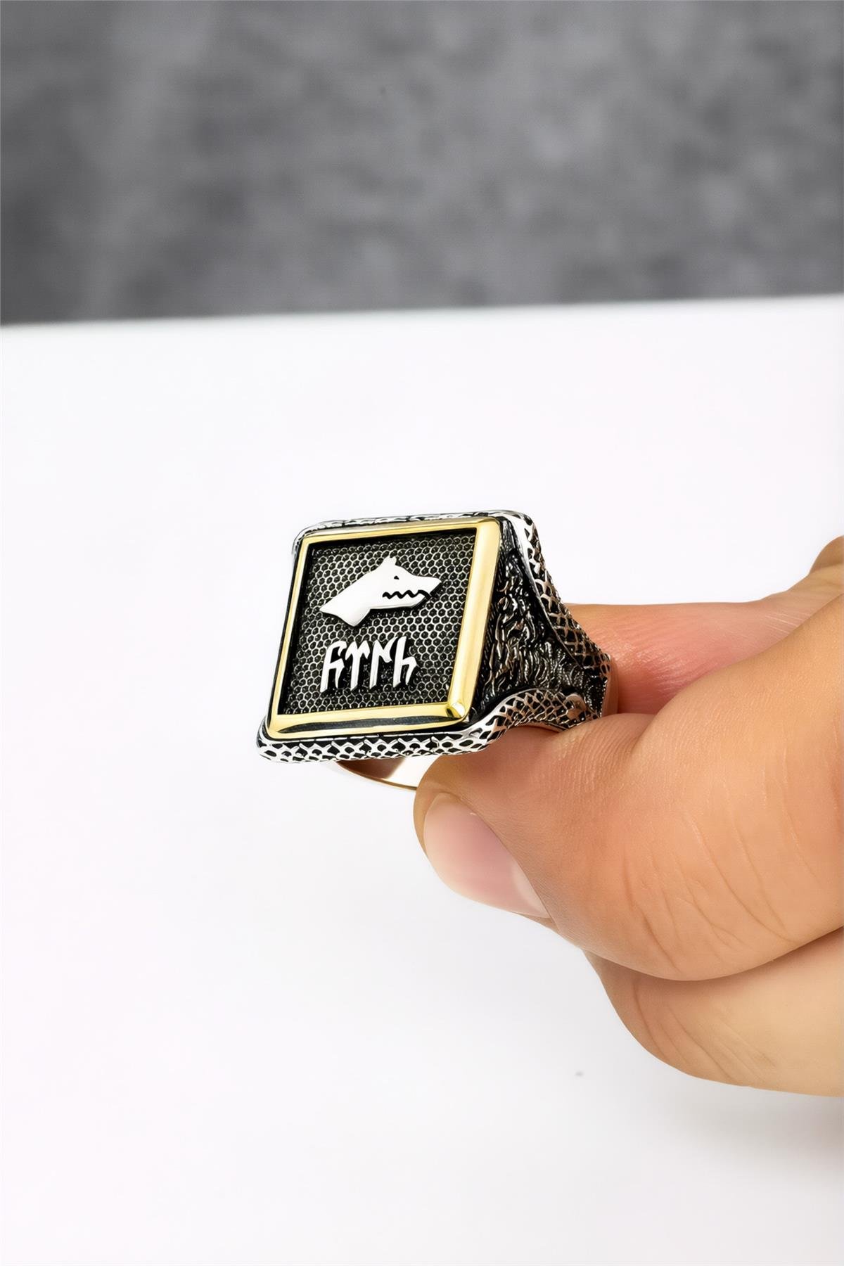 925 Ayar Gümüş Karartmalı Kurt Motifli Türk Yazılı Erkek Yüzük