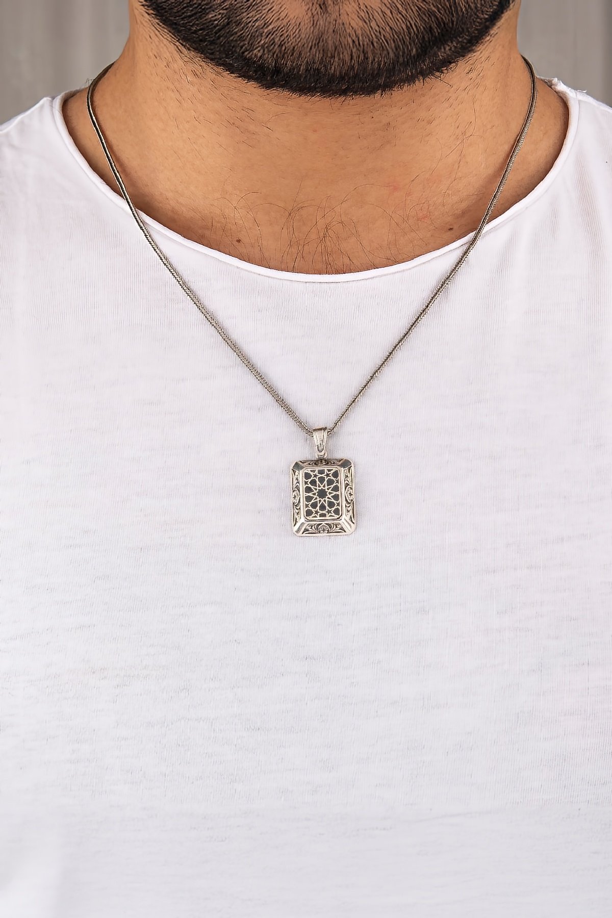 925 Ayar Gümüş Karartmalı Yıldız Desenli Erkek Kolye