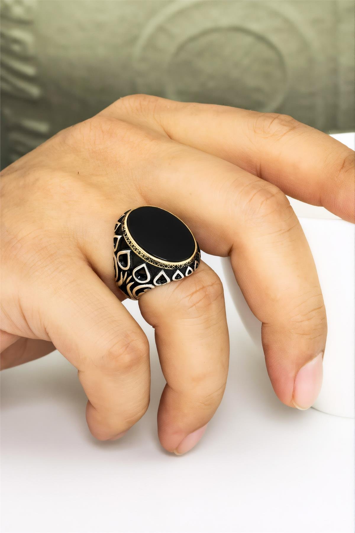 925 Ayar Gümüş Lale Motifli Siyah Oniks Taşlı Erkek Yüzük