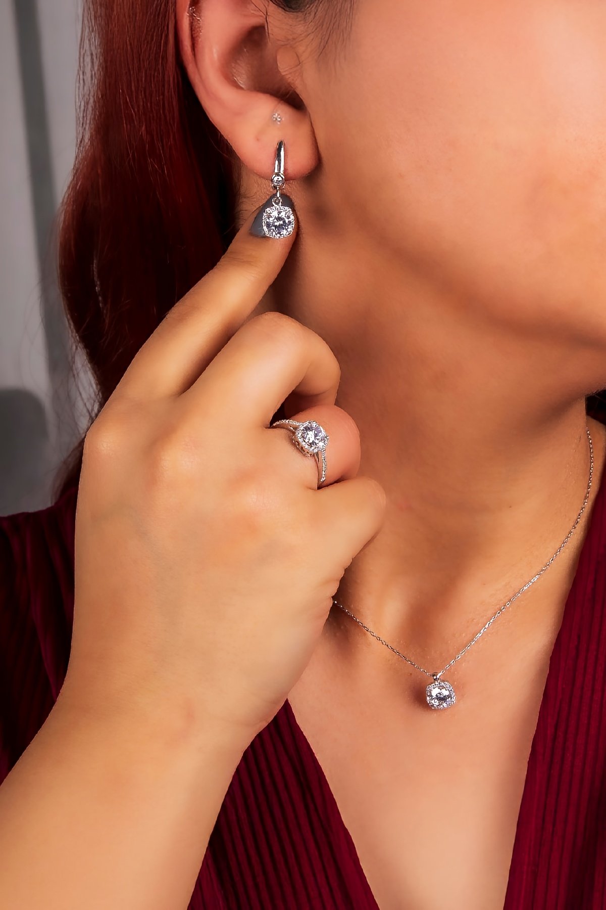 925 Ayar Gümüş Rodyumlu Beyaz Zirkon Taşlı Bayan Takı Seti