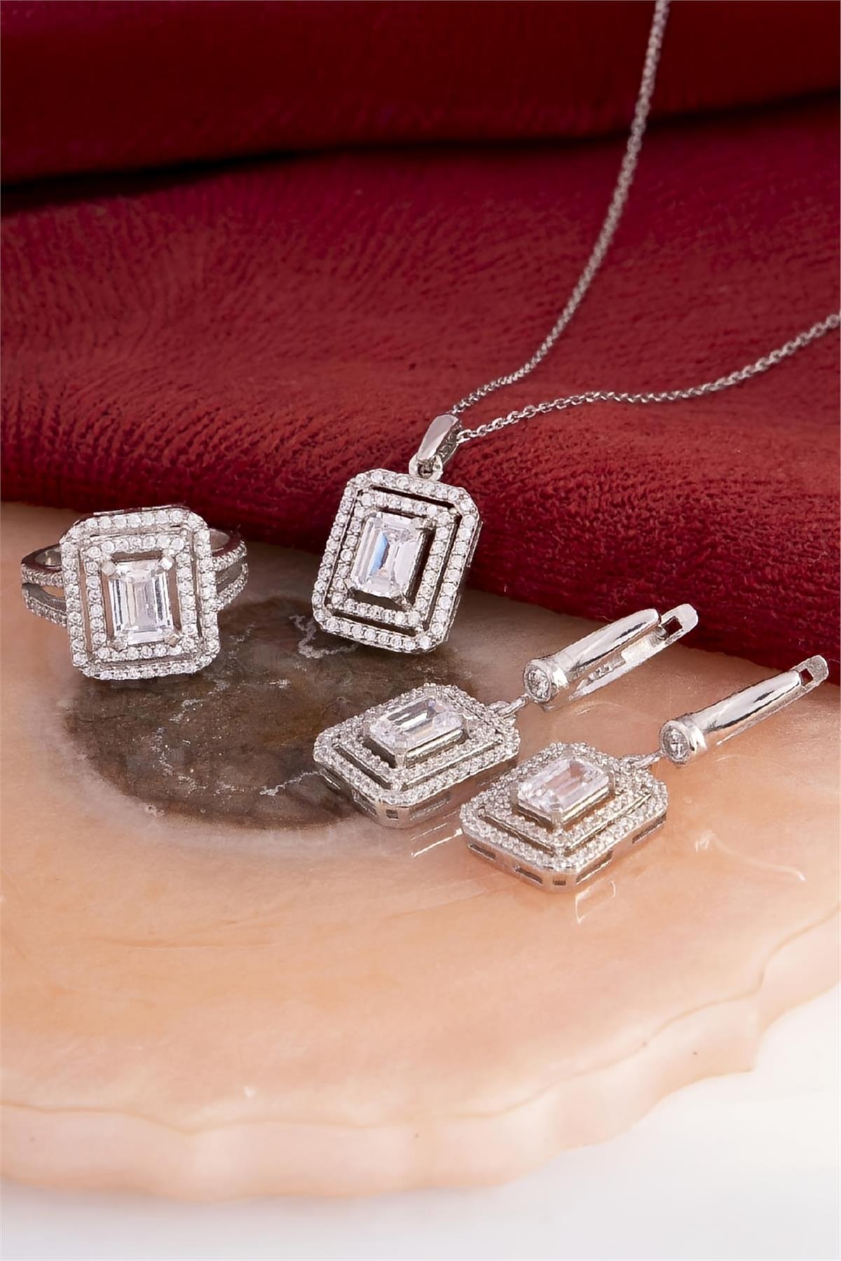 925 Ayar Gümüş Rodyumlu Full Beyaz Zirkon Taşlı Baget Bayan Takı Seti