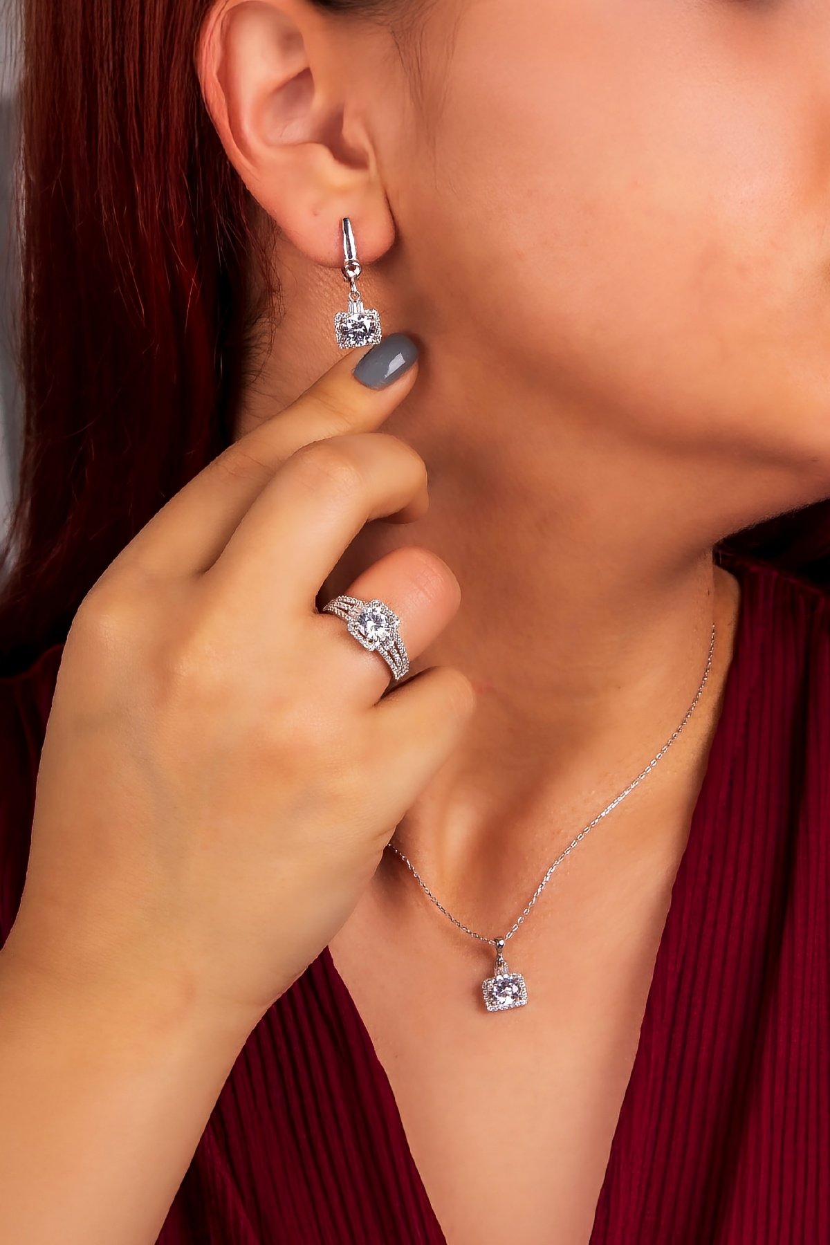 925 Ayar Gümüş Rodyumlu Full Zirkon Taşlı Baget Süslemeli Bayan Takı Seti