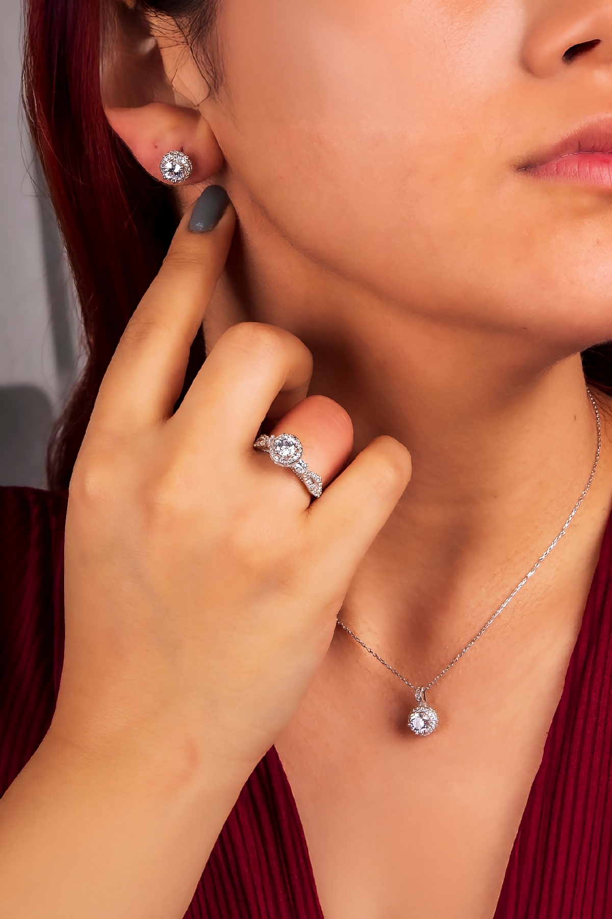 925 Ayar Gümüş Rodyumlu Full Zirkon Taşlı Yuvarlak Bayan Takı Seti