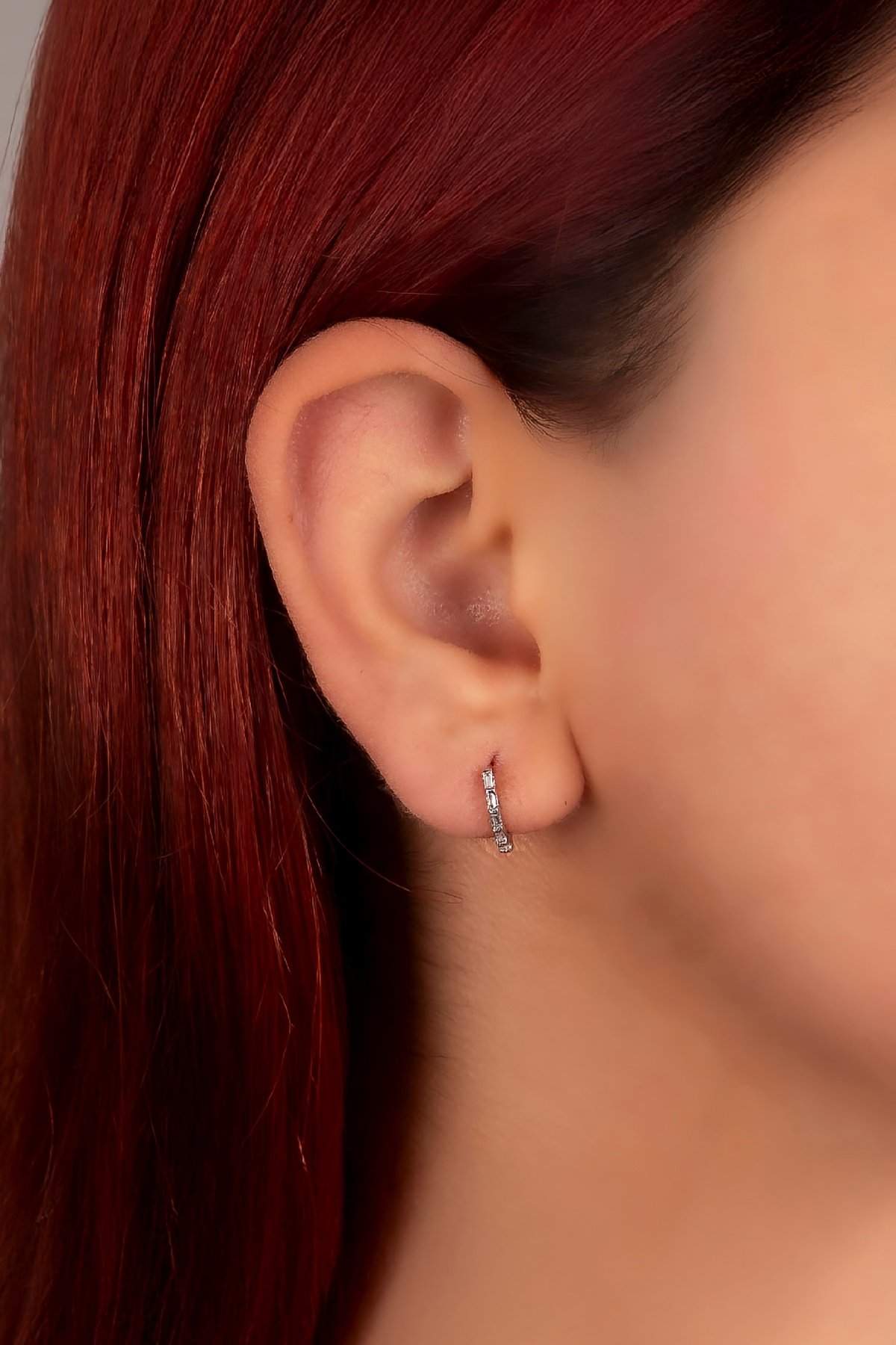 925 Ayar Gümüş Rodyumlu Küçük Boy Baget Taşlı Küpe