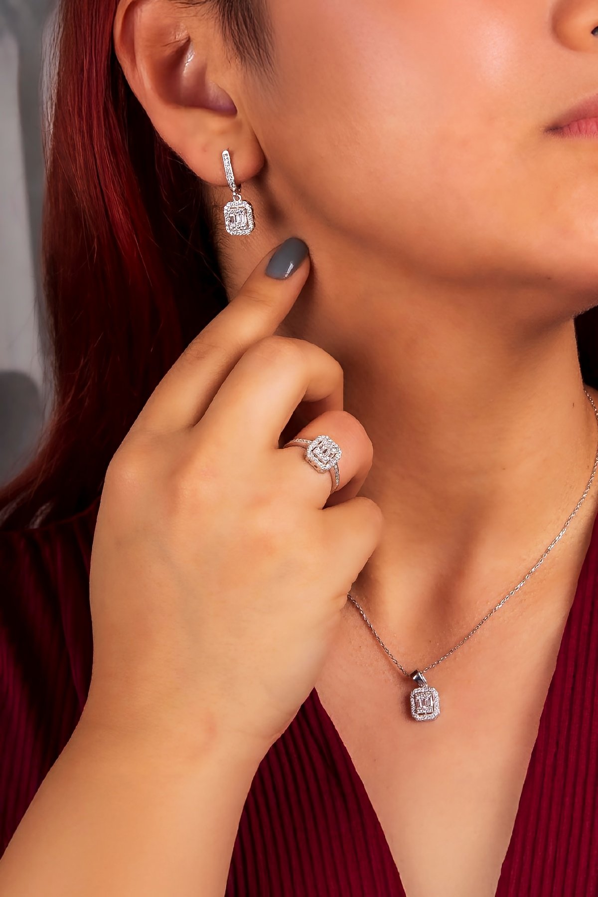 925 Ayar Gümüş Rodyumlu Ortası Baget Taşlı Zirkon Bayan Takı Seti