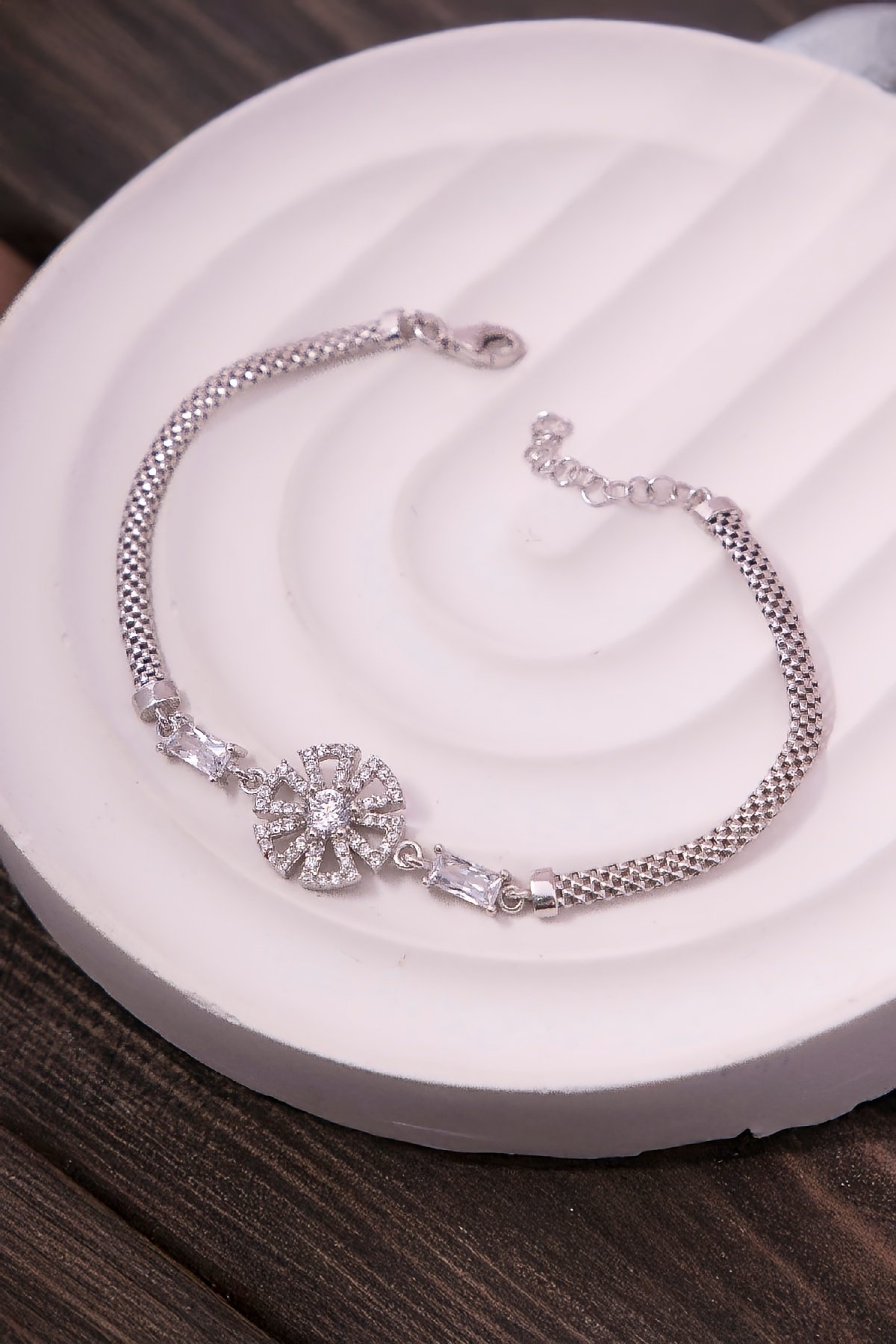 925 Ayar Gümüş Rodyumlu Zirkon Taşlı Baget Pervane Bayan Bileklik