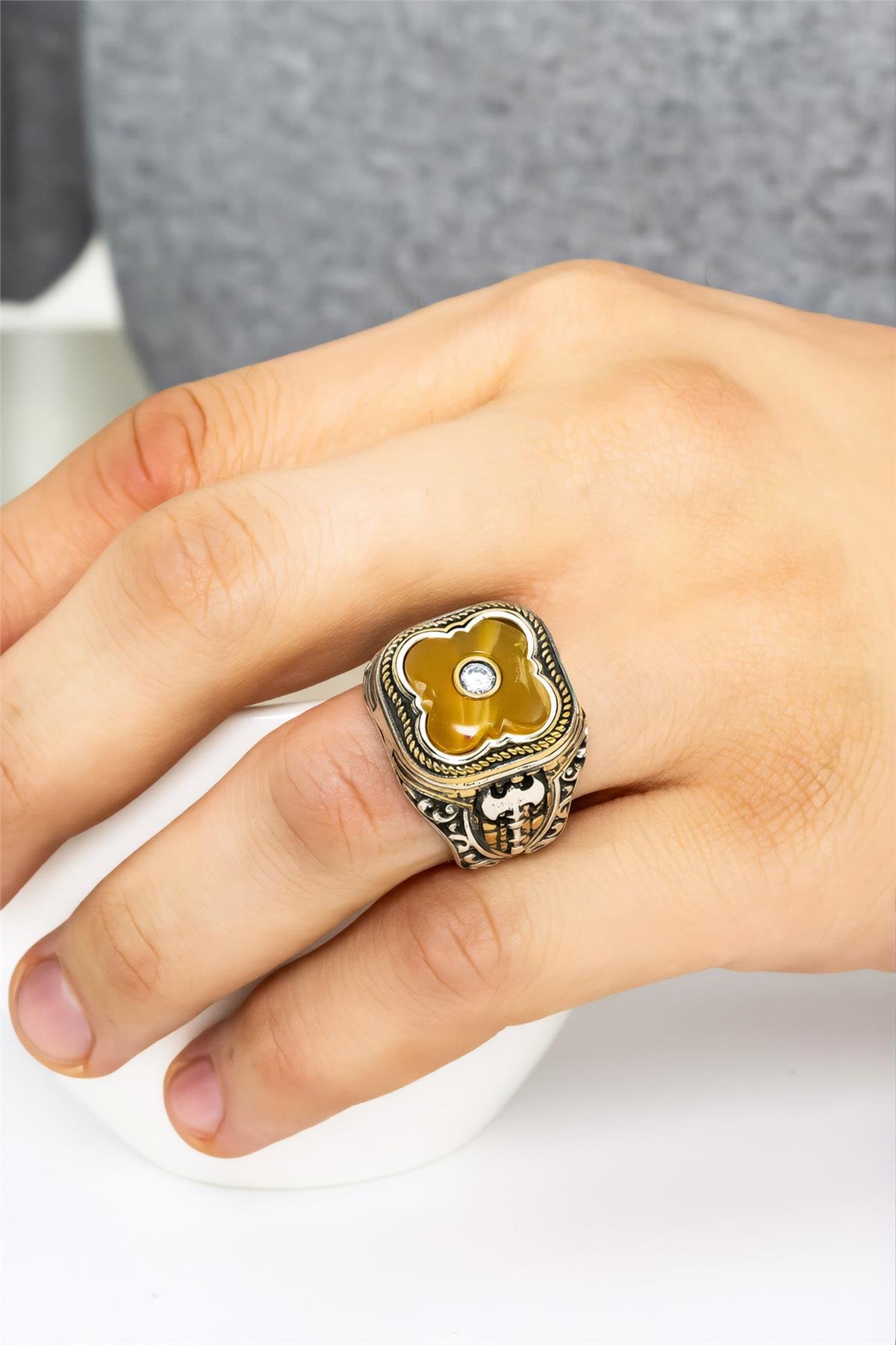 925 Ayar Gümüş Sarı Taşlı Balta Motifli Erkek Yüzük