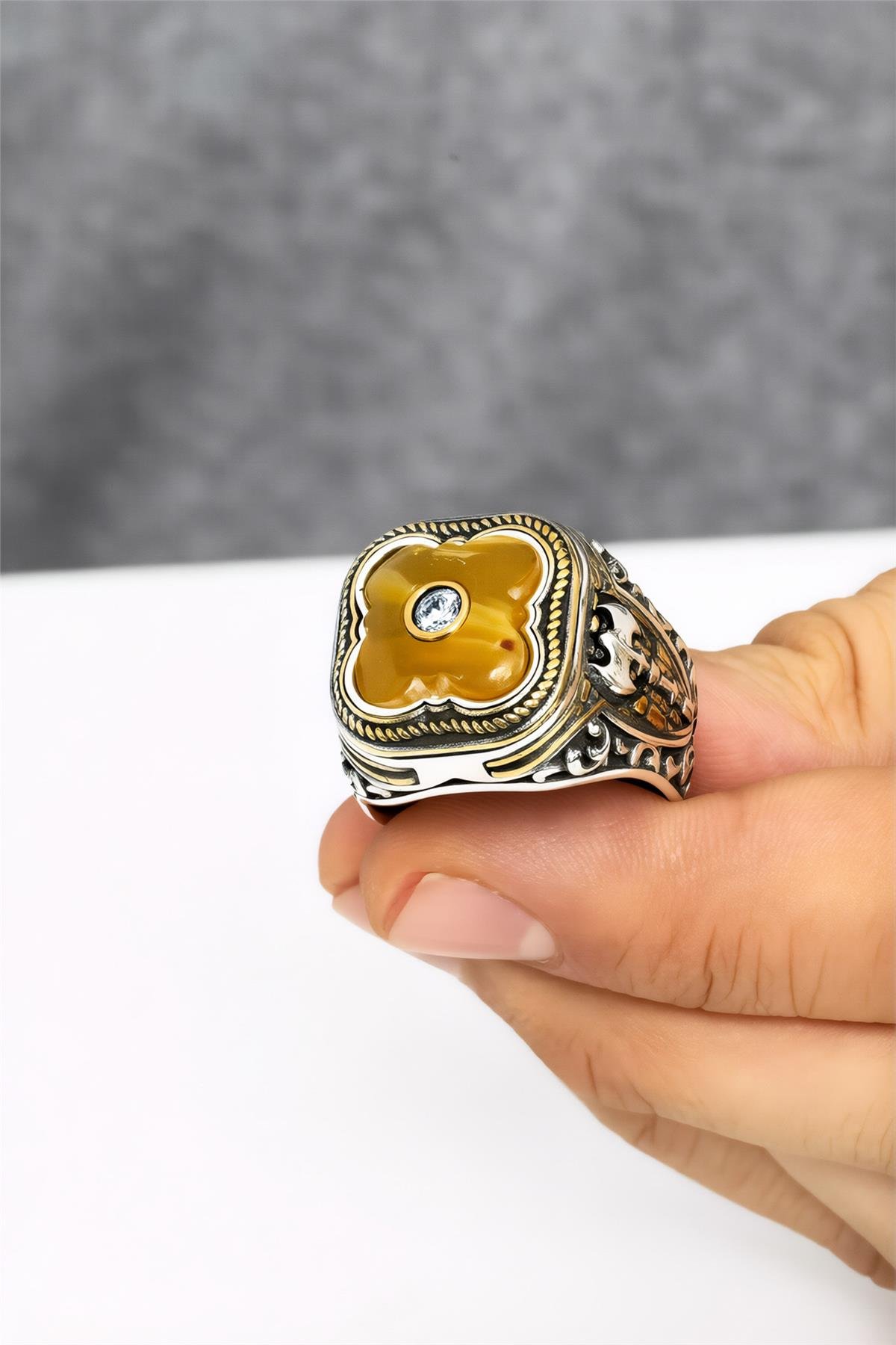 925 Ayar Gümüş Sarı Taşlı Balta Motifli Erkek Yüzük
